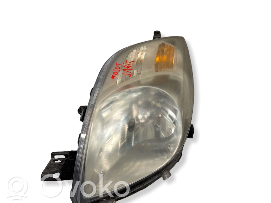 Toyota Yaris Lampa przednia 