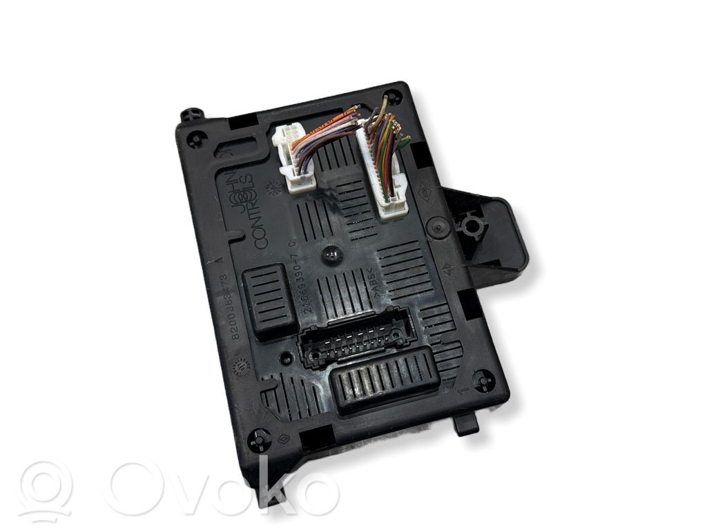 Renault Clio III Módulo de confort/conveniencia 