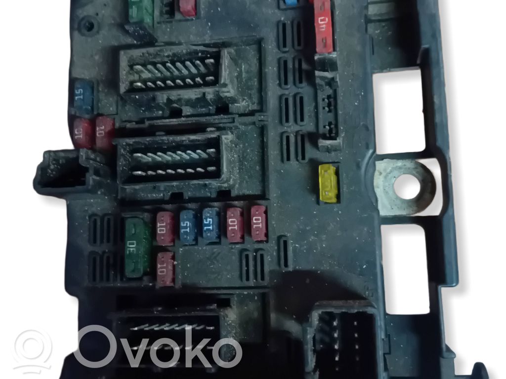 Peugeot 306 Fuse module 