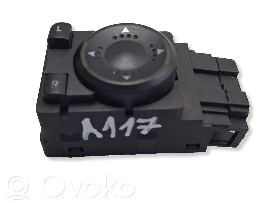 Volkswagen Golf III Wing mirror switch 