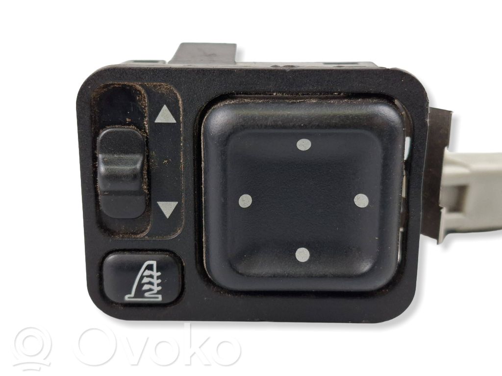 Wing mirror switch