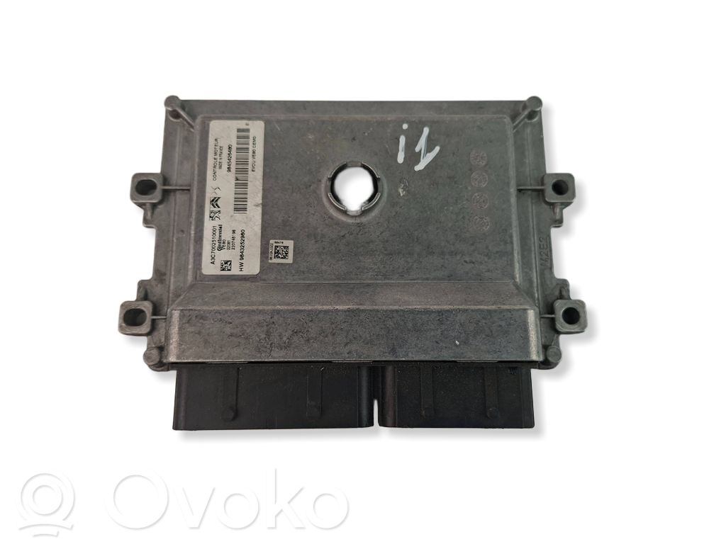 Opel Mokka Engine control unit/module 