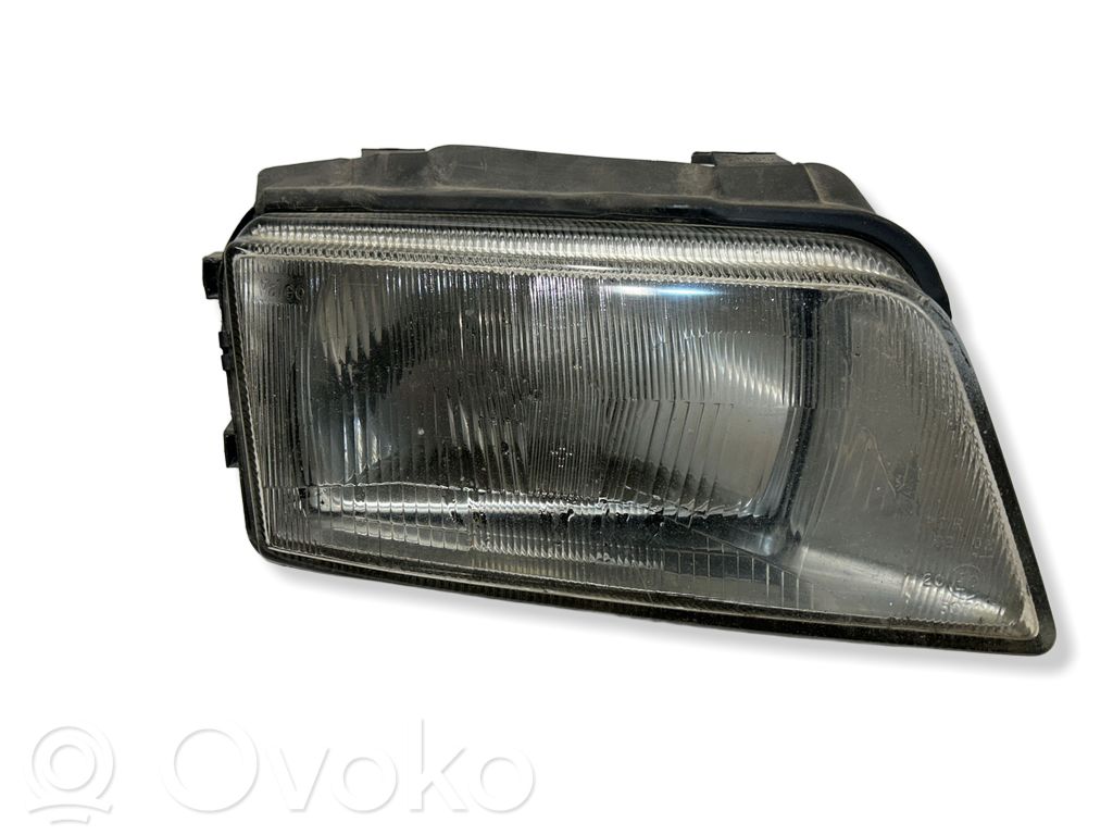Audi A4 S4 B5 8D Priekšējais lukturis 