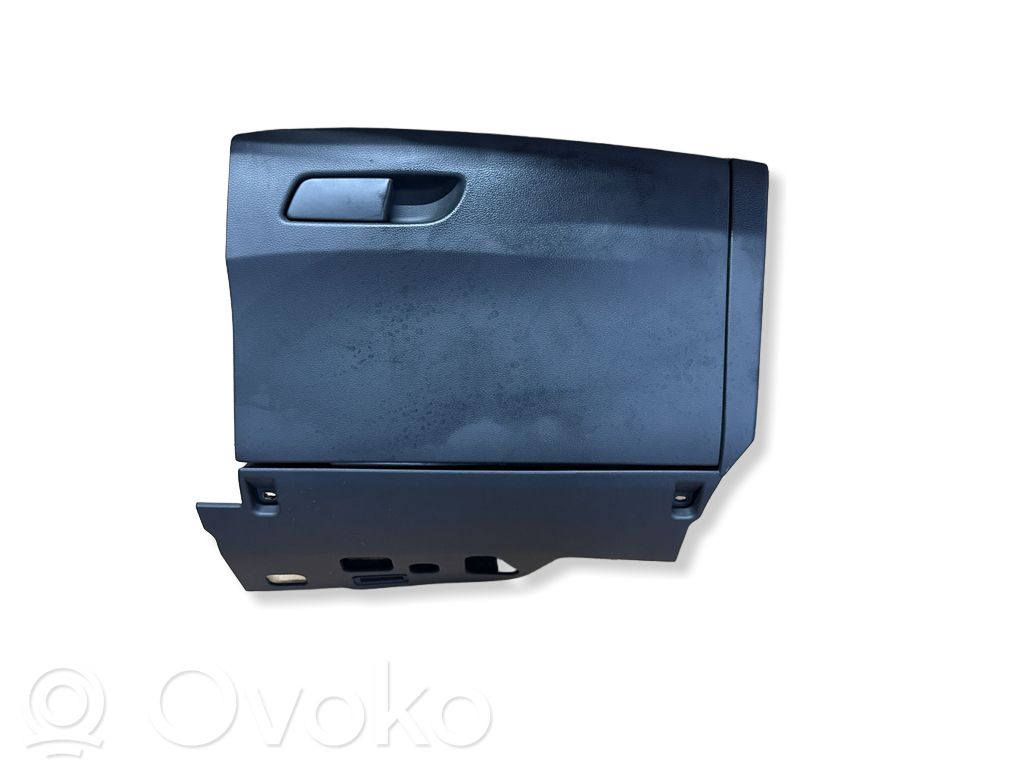 Audi A4 S4 B9 Mantu nodalījums 