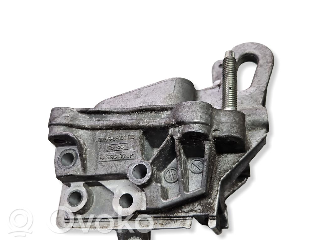 Ford Focus Engine mounting bracket 