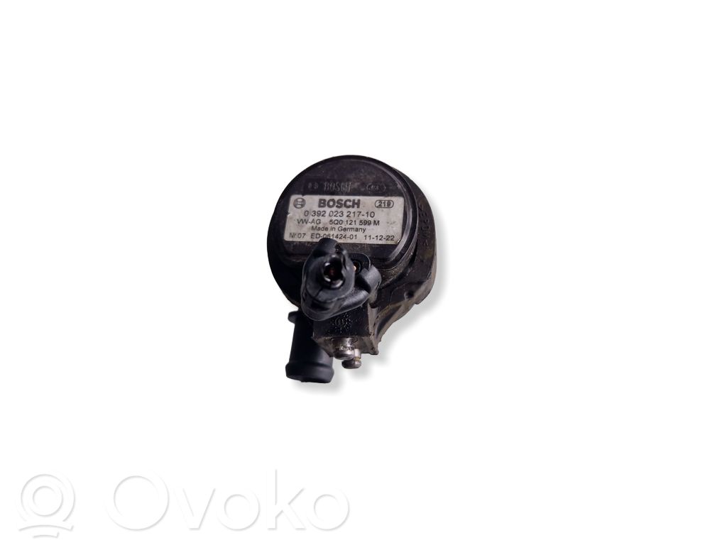 Volkswagen PASSAT B7 Pompa cyrkulacji / obiegu wody 
