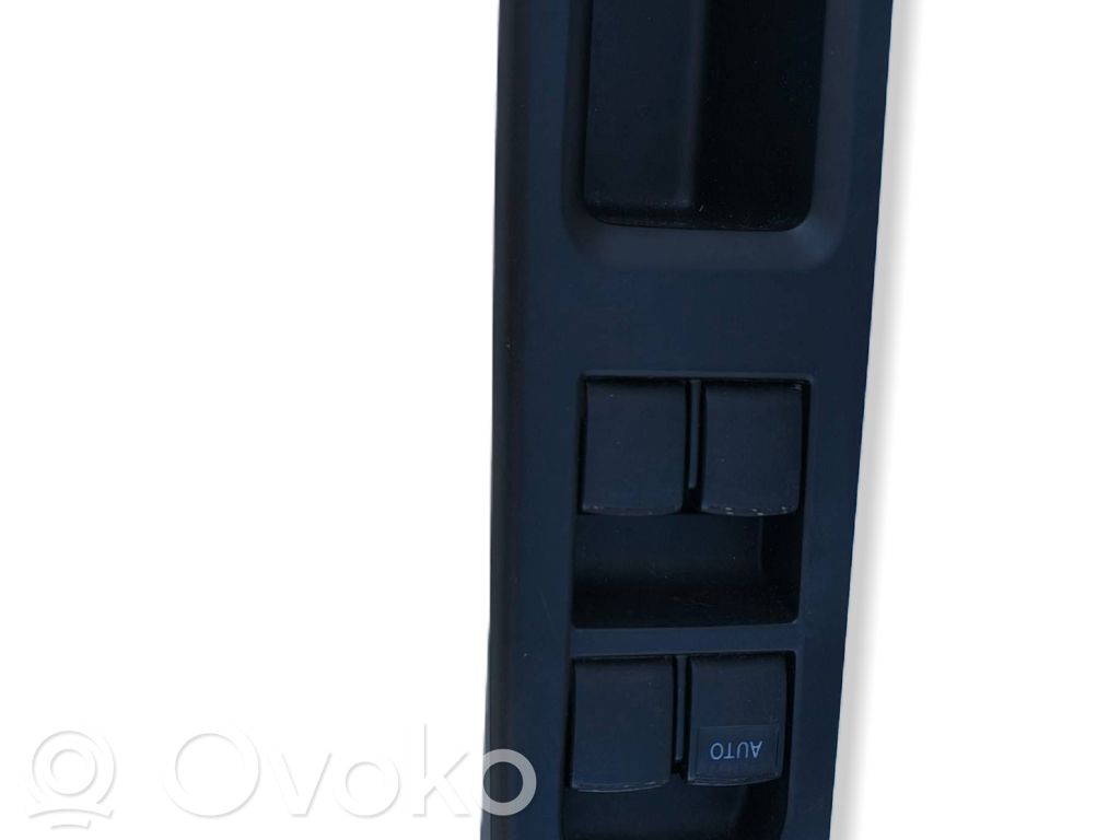 Toyota Yaris Elektrisko logu slēdzis 