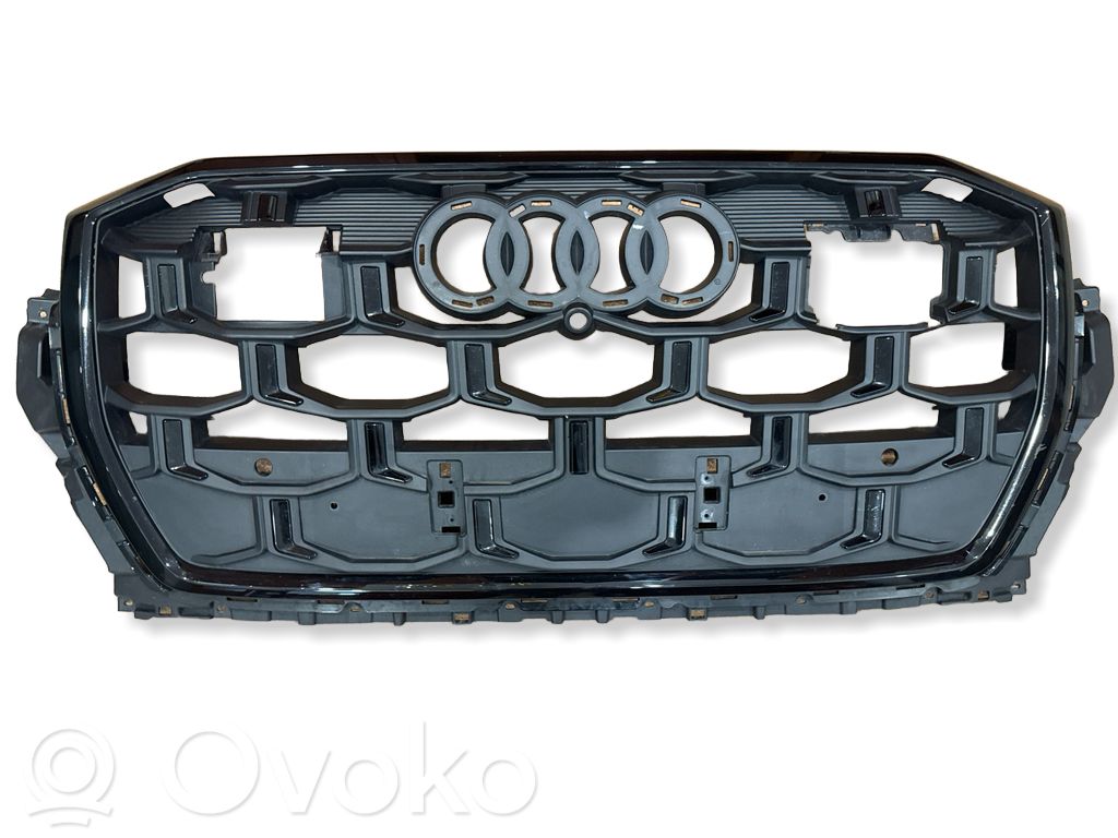 Audi Q7 4M Etupuskurin ylempi jäähdytinsäleikkö 