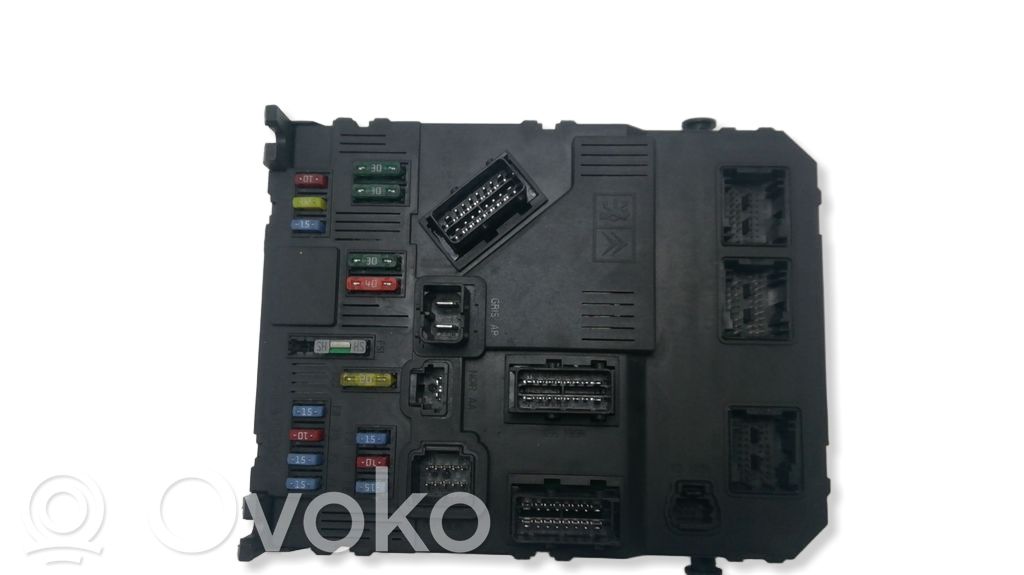 Peugeot 206 Módulo de fusible 