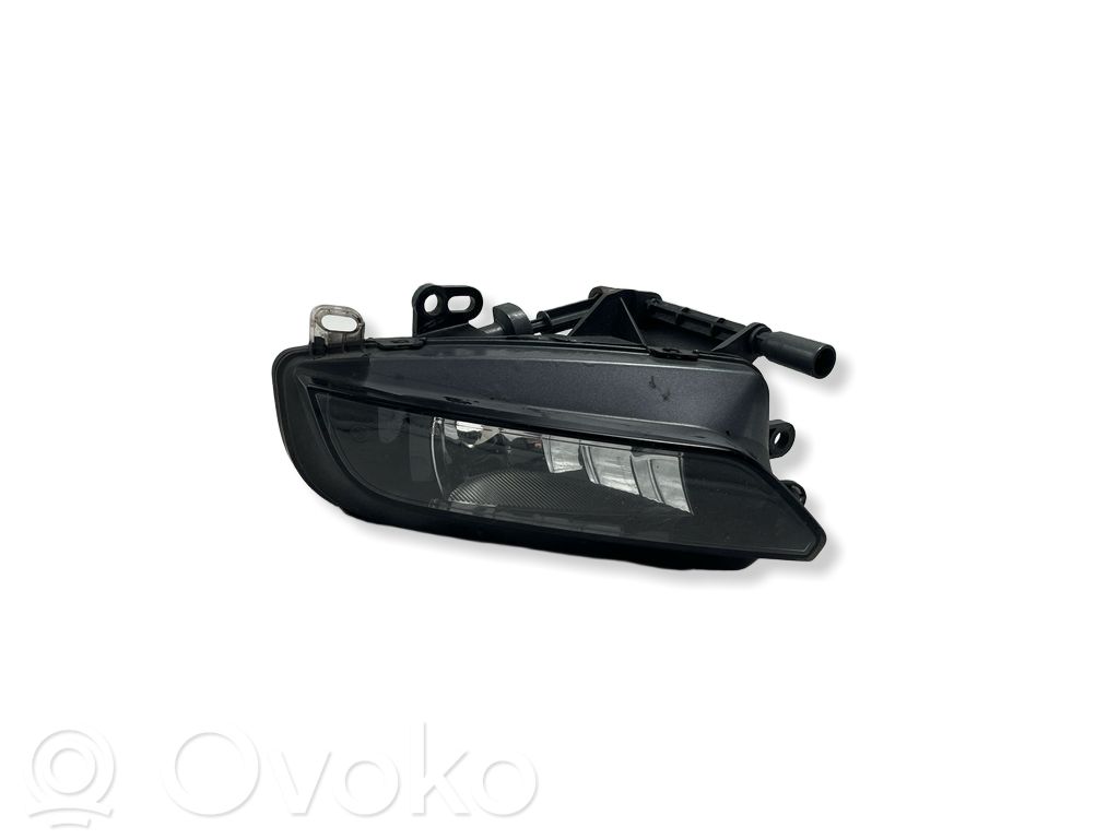 Etusumuvalo   8V0941699C,1NE01083209