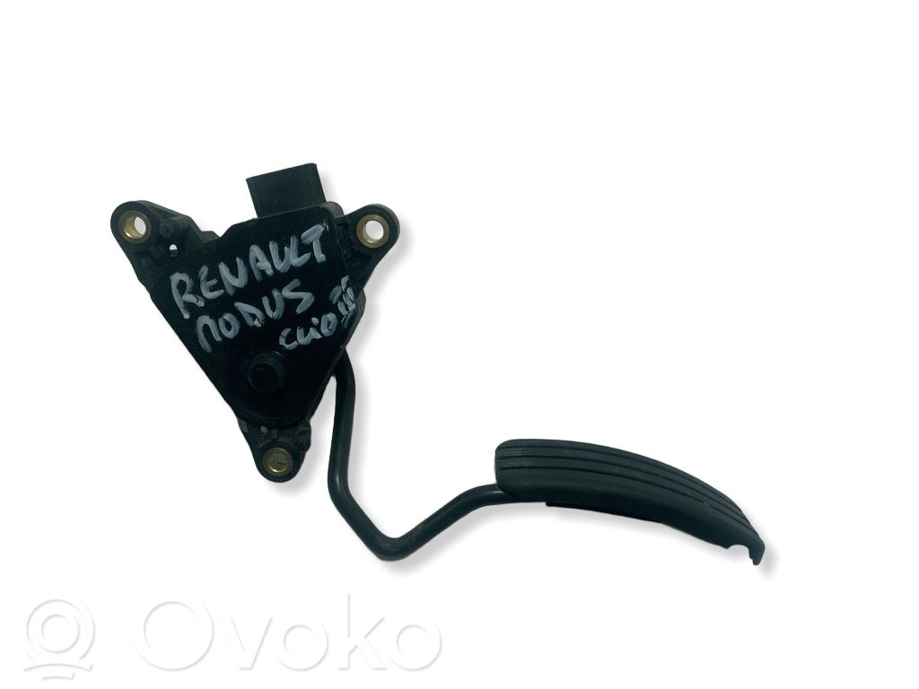 Accelerator throttle pedal   8200139319