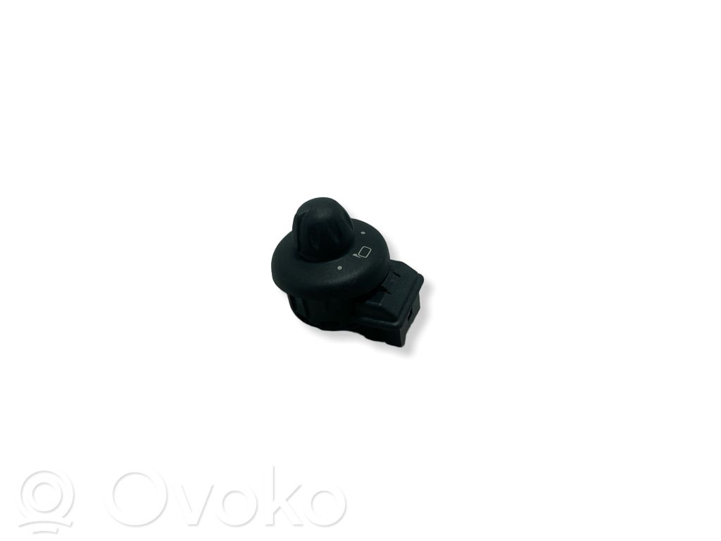 Wing mirror switch   3422621