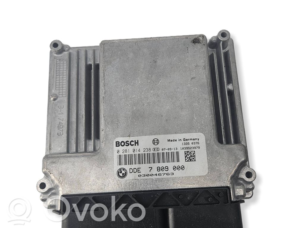 BMW 7 E65 E66 Variklio valdymo blokas 