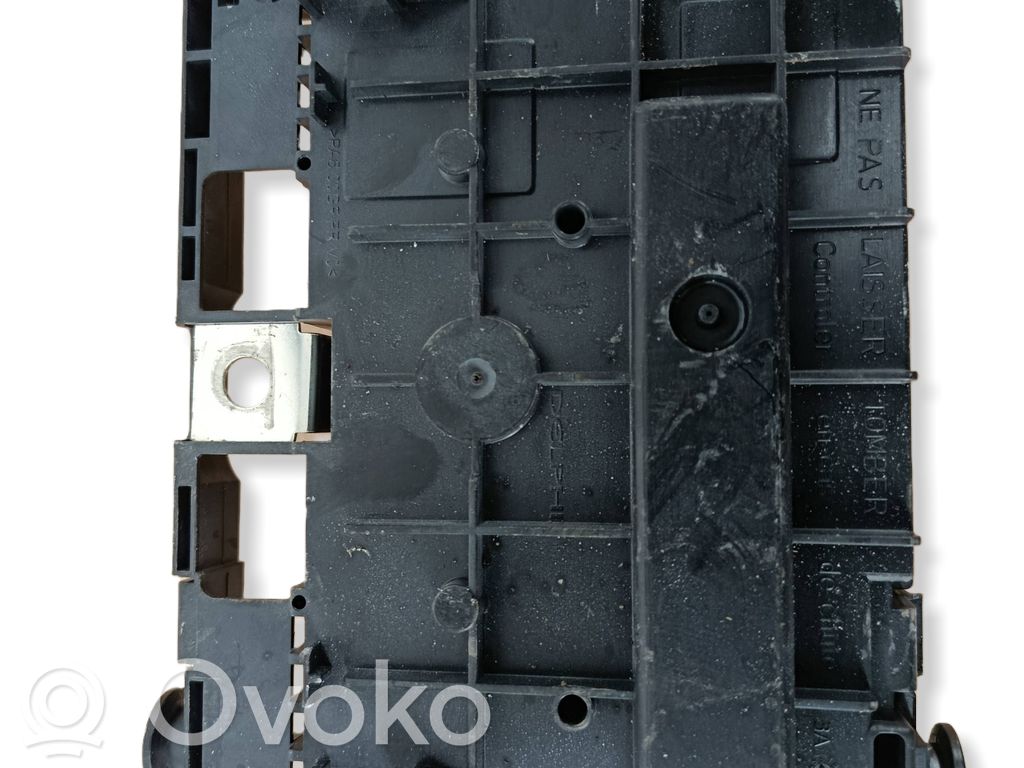 Peugeot 308 SW  Fuse module 