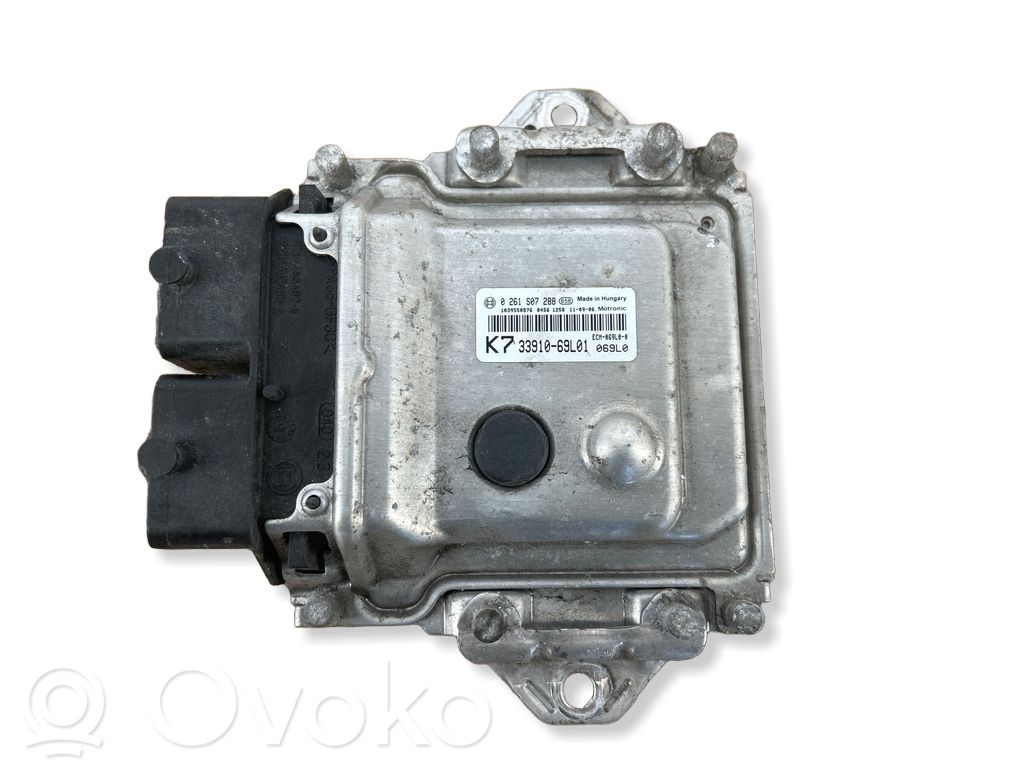 Suzuki Swift I Engine control unit/module 
