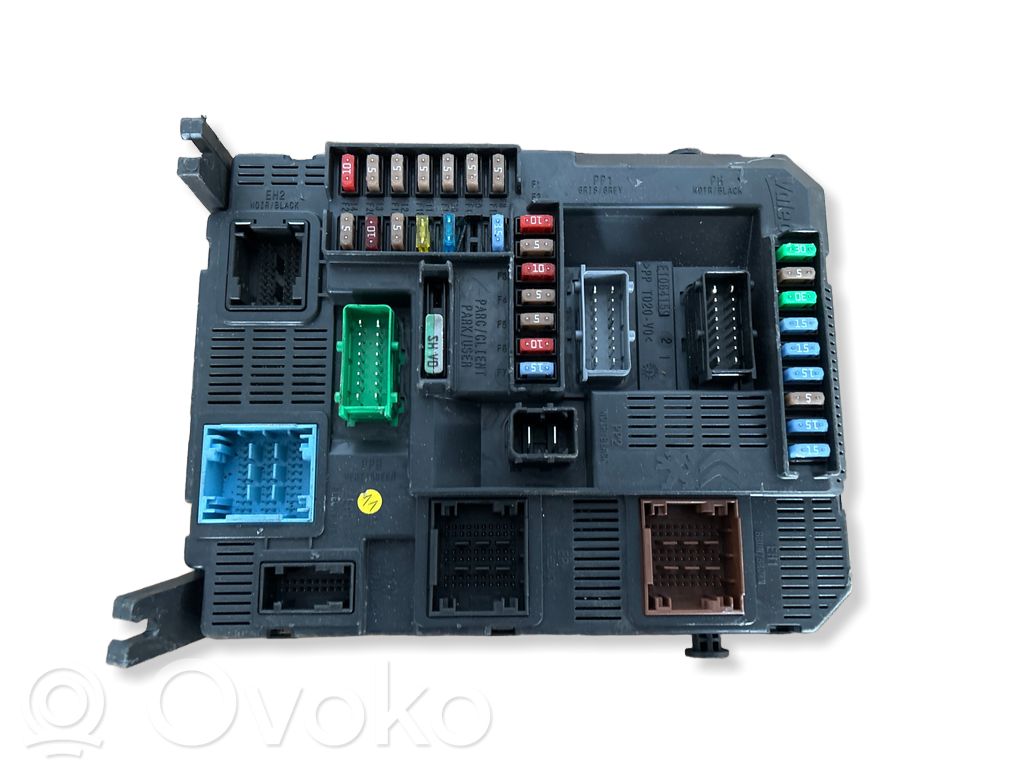 Peugeot 208 I Fuse module 
