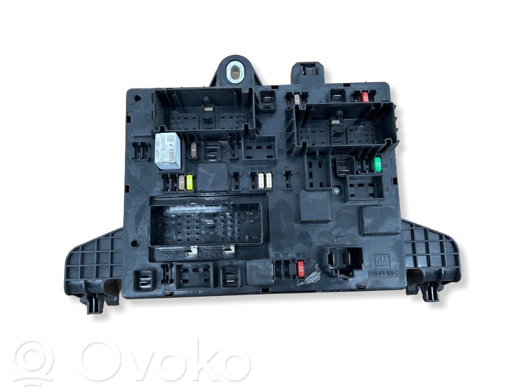 Opel Zafira C Modulo fusibile 