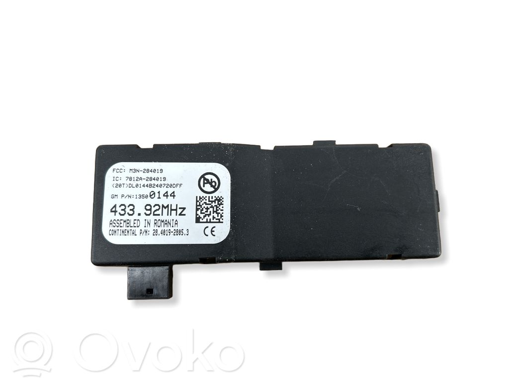 Opel Zafira C Aerial antenna amplifier 