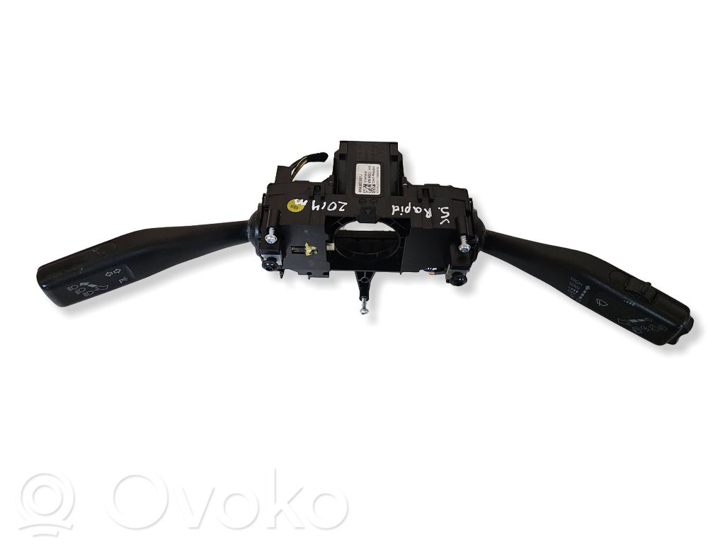 Skoda Rapid (NH) Wiper turn signal indicator stalk/switch 