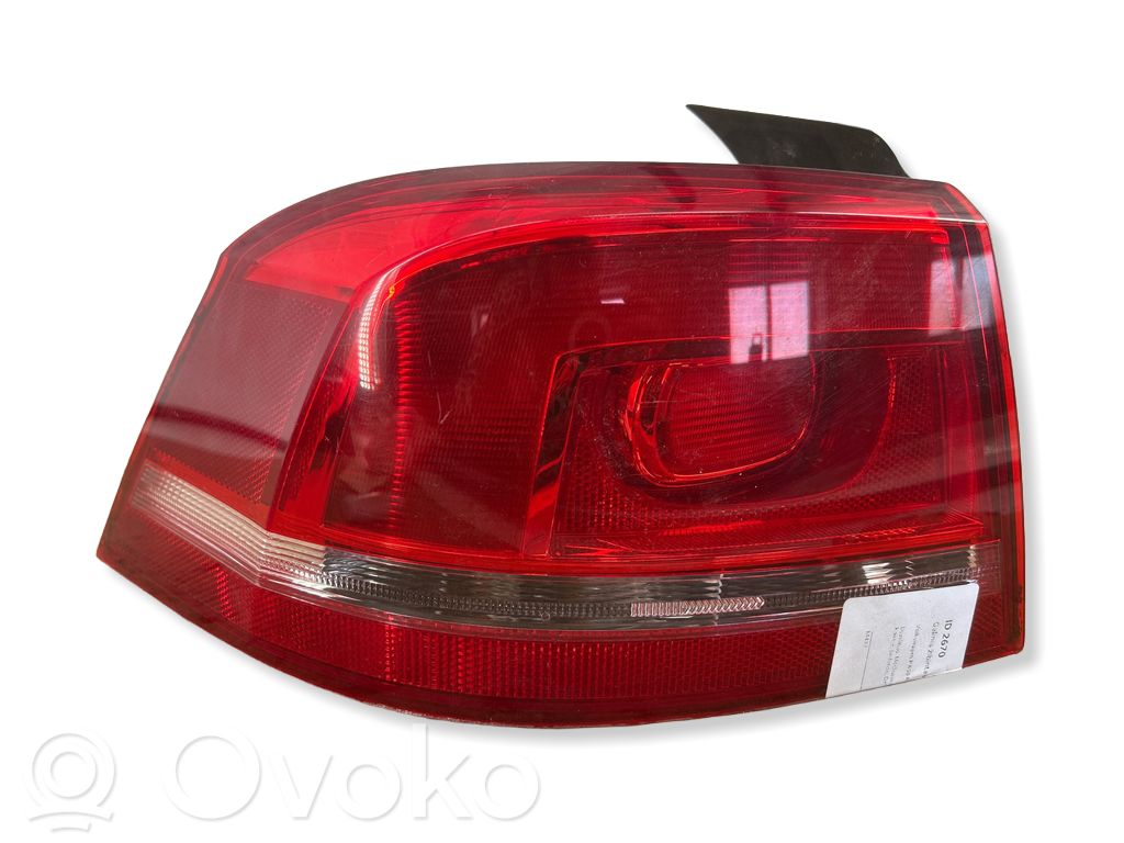 Volkswagen PASSAT B7 Lampă spate în caroserie 
