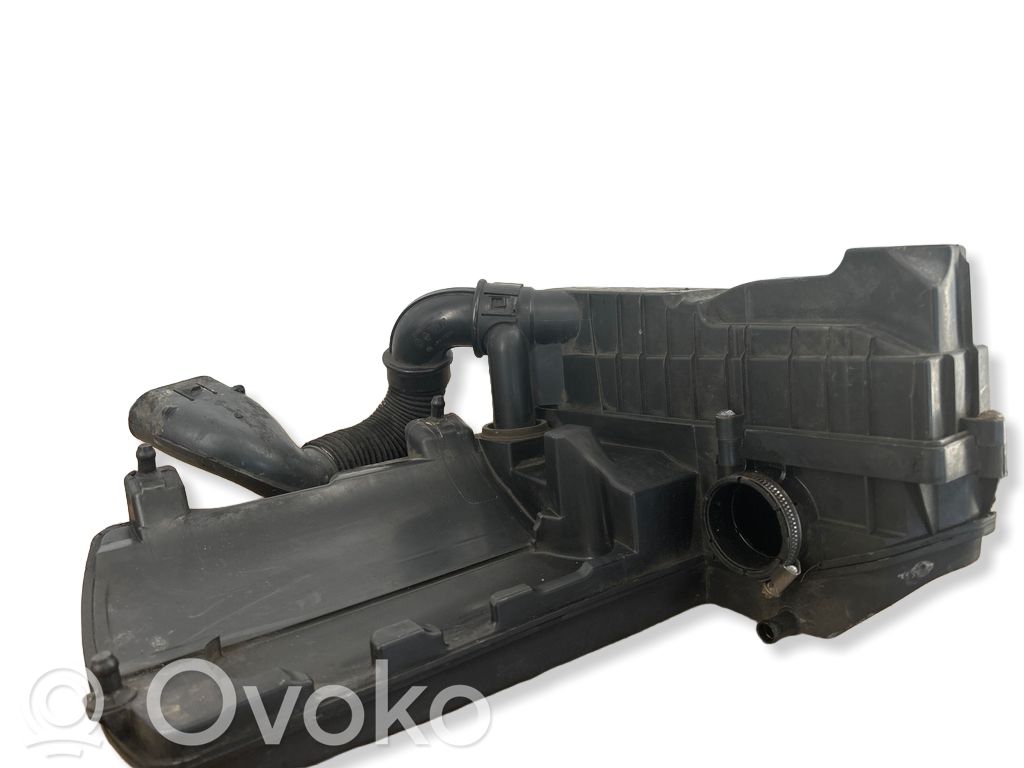 Renault Clio IV Caja del filtro de aire 