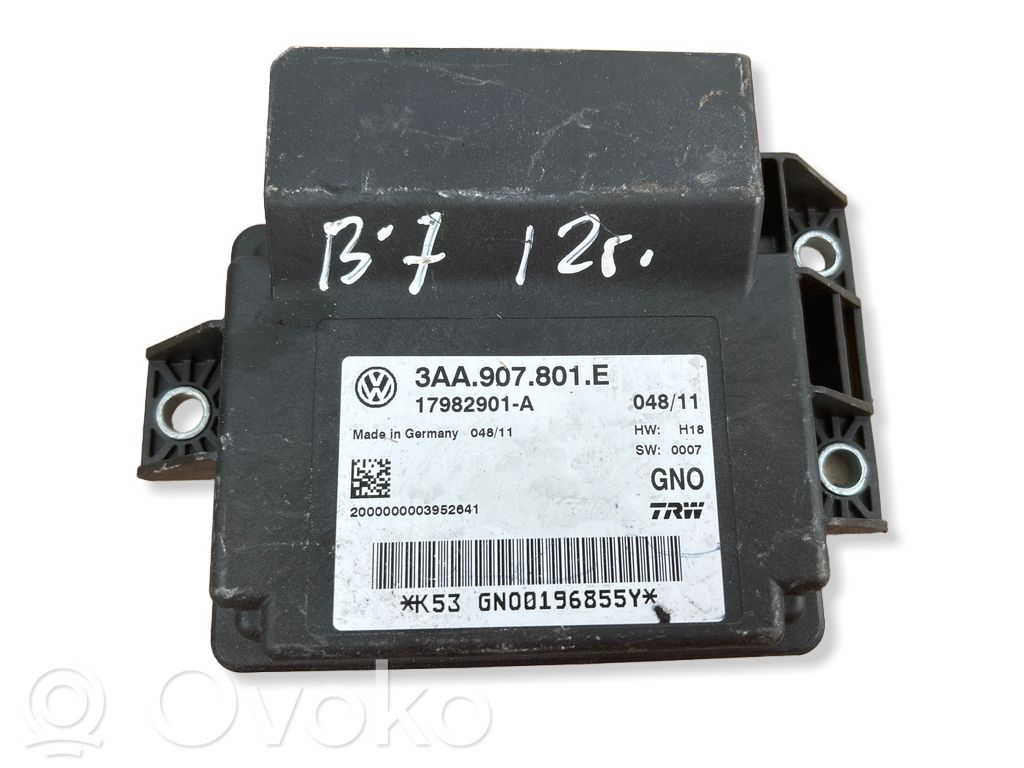 Volkswagen PASSAT B7 Module de commande de frein à main 