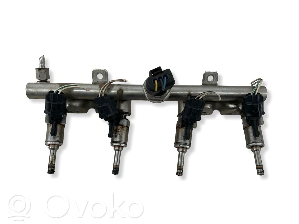 BMW 1 F20 F21 Listwa wtryskowa 