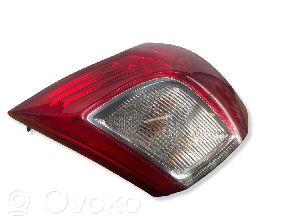 Ford Grand C-MAX Aizmugurējais lukturis virsbūvē 