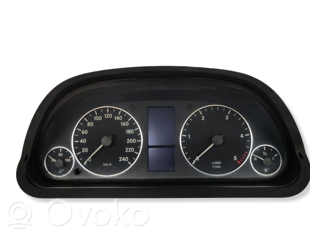 Mercedes-Benz A W169 Licznik / Prędkościomierz 