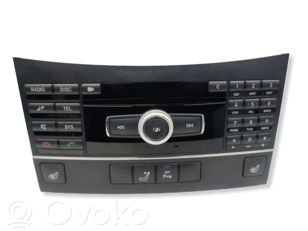 Mercedes-Benz E W212 Panel / Radioodtwarzacz CD/DVD/GPS 
