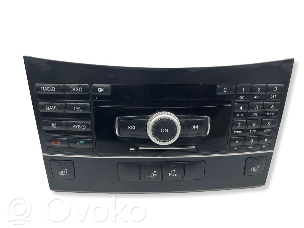 Mercedes-Benz E W212 Panel / Radioodtwarzacz CD/DVD/GPS 