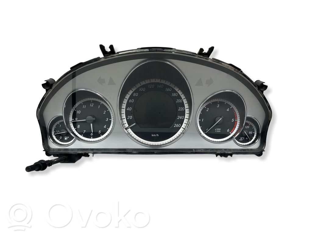 Mercedes-Benz E W212 Speedometer (instrument cluster) 