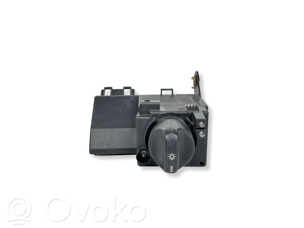 Mercedes-Benz E W210 Interruptor de luz 
