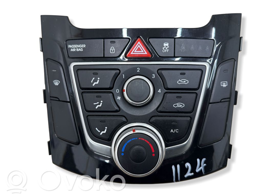 Hyundai i30 Panel klimatyzacji 