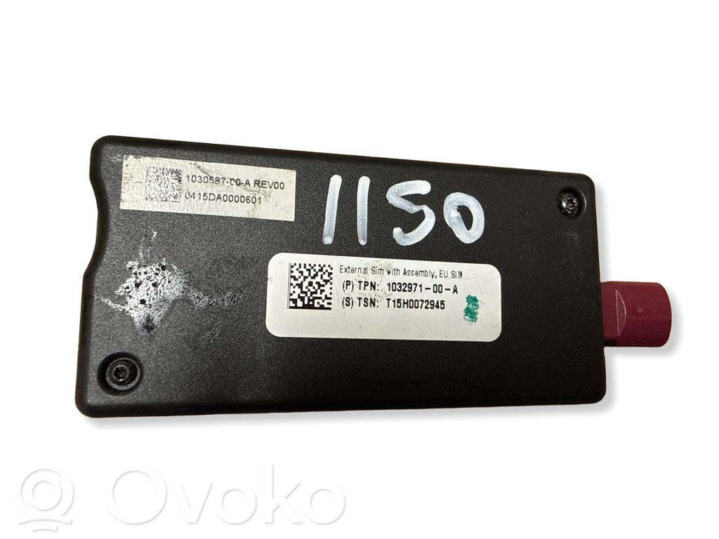 Tesla Model S Aerial antenna amplifier 