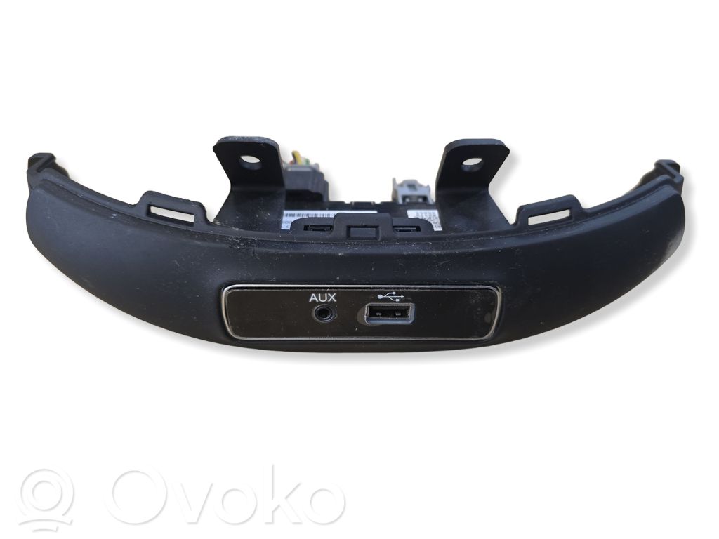 Enchufe conector USB   735650649,0020010033