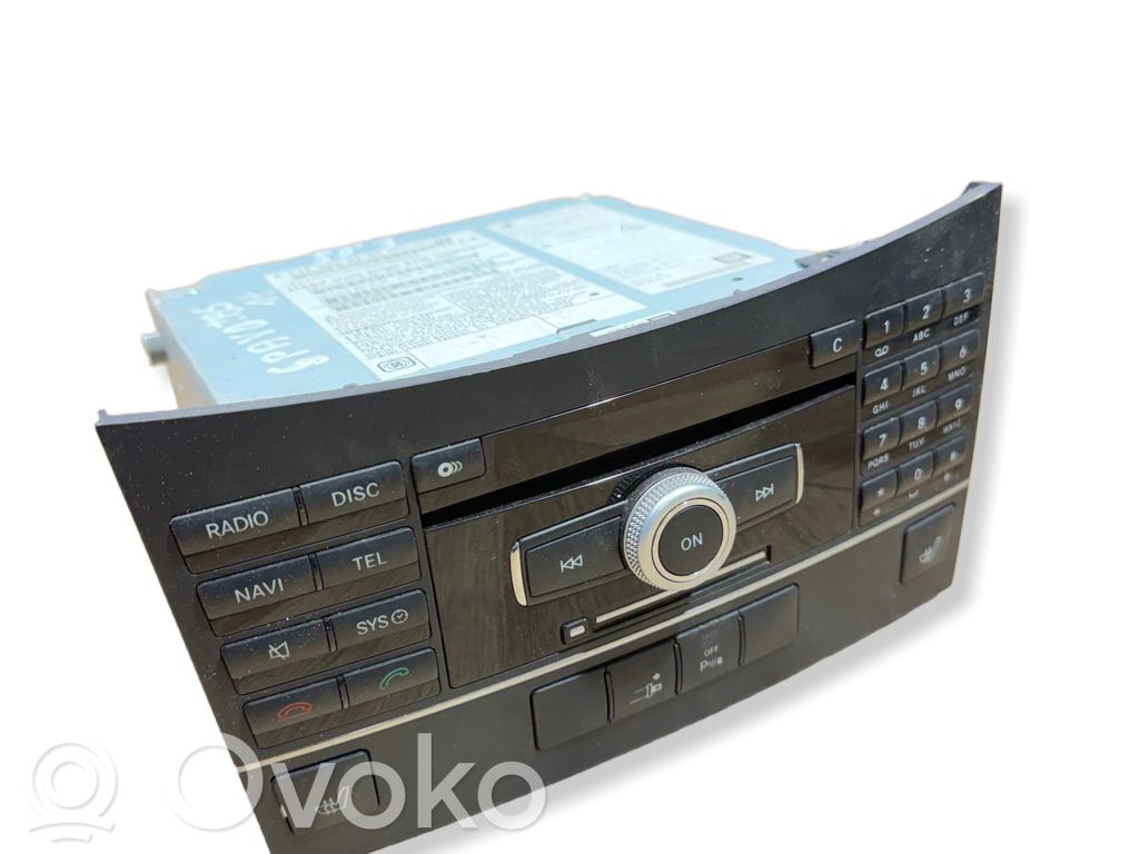 Mercedes-Benz E C207 W207 Panel / Radioodtwarzacz CD/DVD/GPS 