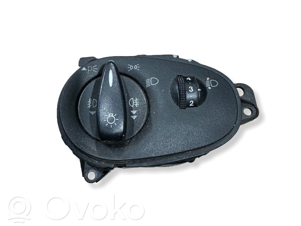 Ford Focus Light switch 
