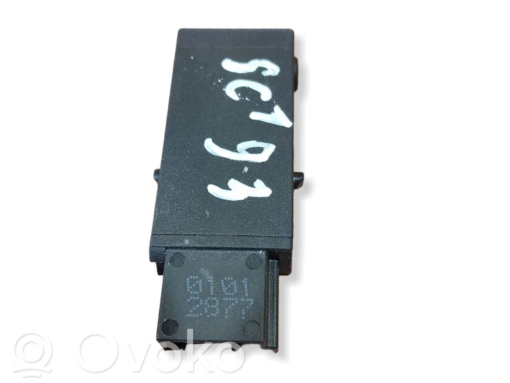 Opel Astra J Enchufe conector entrada auxiliar 
