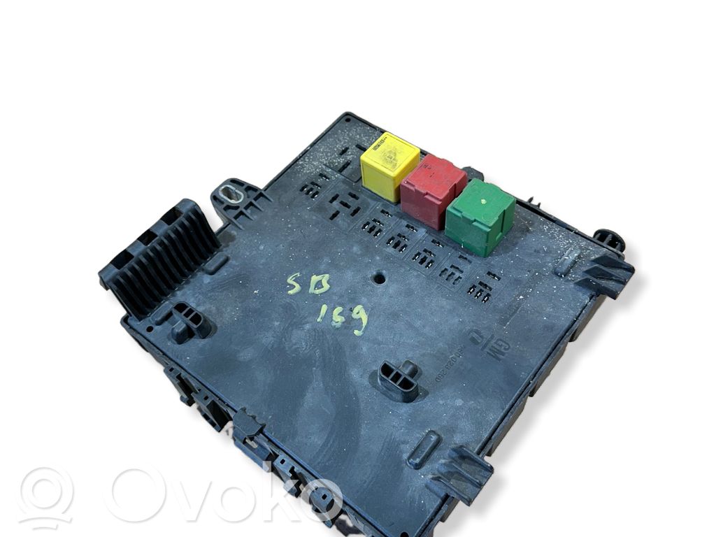 Opel Vectra C Fuse module 