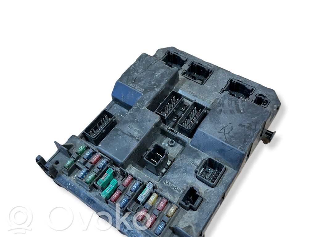 Peugeot 307 Fuse module 