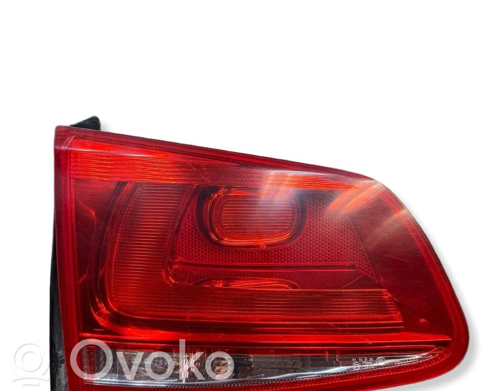 Volkswagen Touareg II Lampă spate în capacul portbagajului 