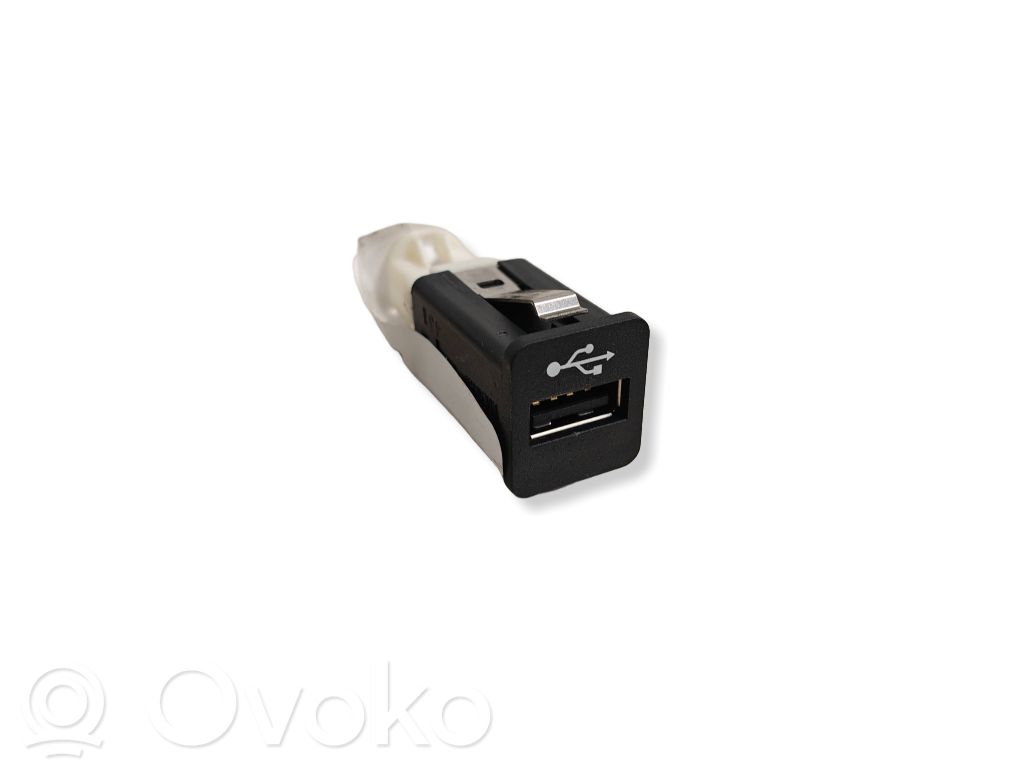 Enchufe conector USB   9237656
