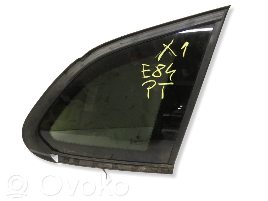 BMW X1 E84 Vidrio lateral trasero 