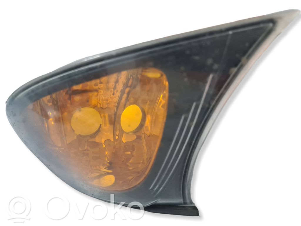 Front indicator light   388701,6910979