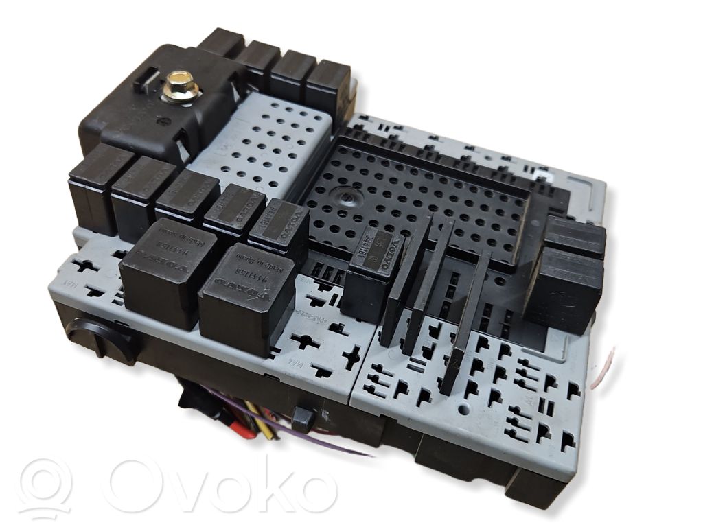 Módulo de fusible   8645541