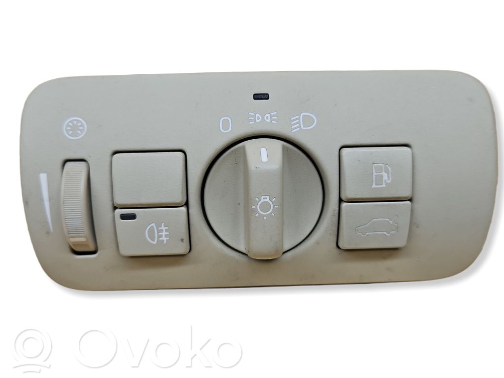 Light switch   30739420,04067333