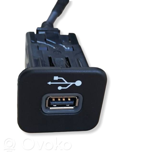 Jeep Compass Gniazdo / Złącze USB 