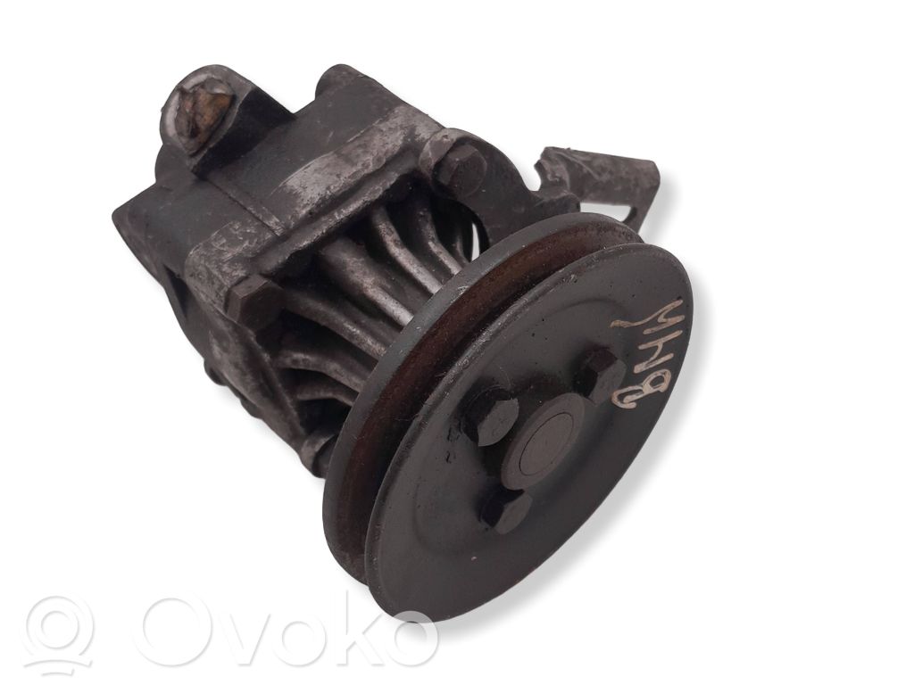 BMW 3 E30 Power steering pump 