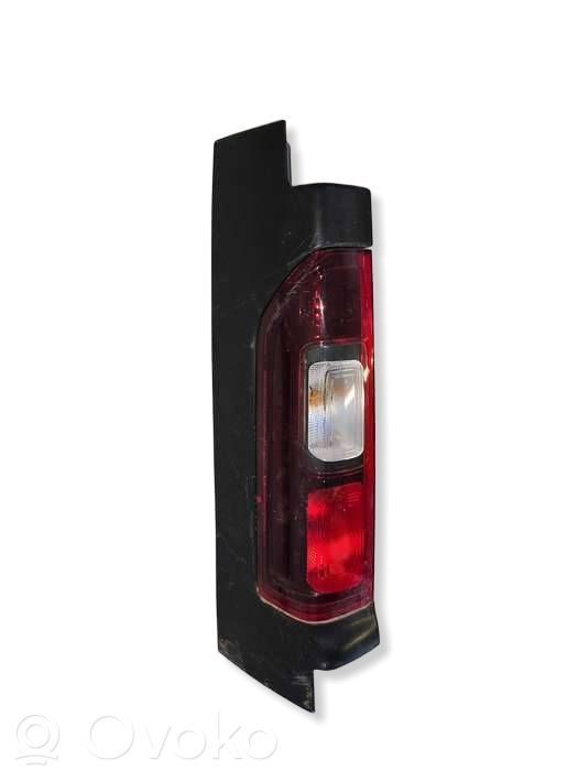 Renault Trafic III (X82) Rear/tail lights 
